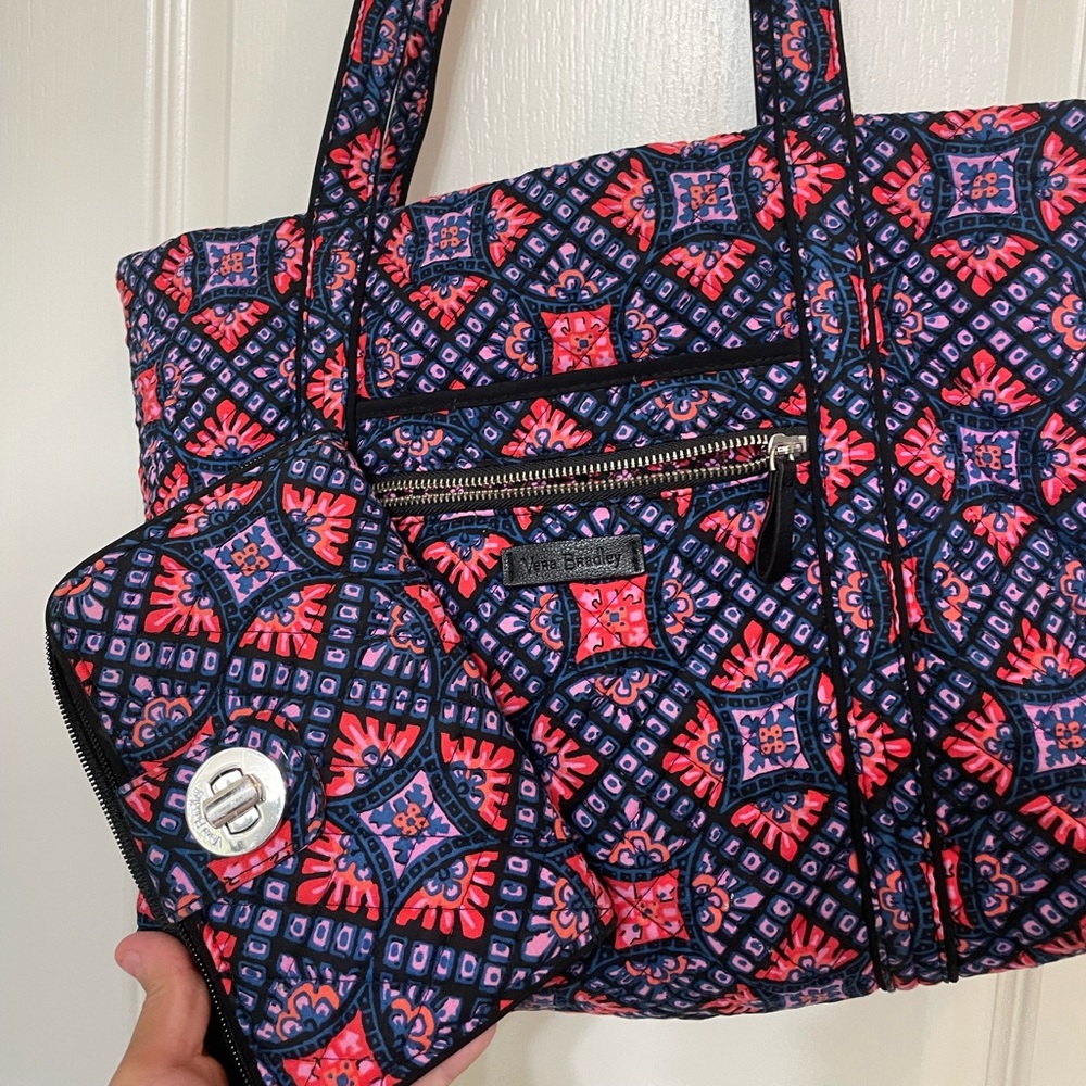 Used Vera Bradley tote in good condition with matching wallet. SMF/PFH